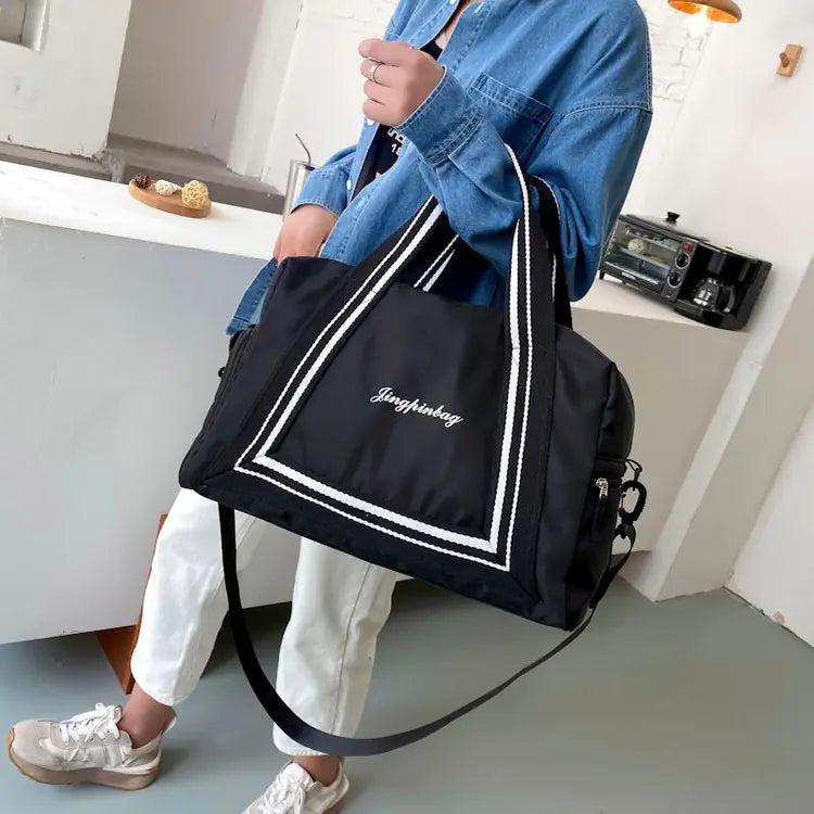 Large Capacity Travel Bag for Women - Lightweight Tote